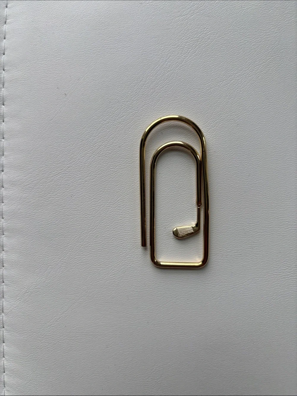 Gold Tone Oversized Paperclip Money Clip – golf club– Vintage